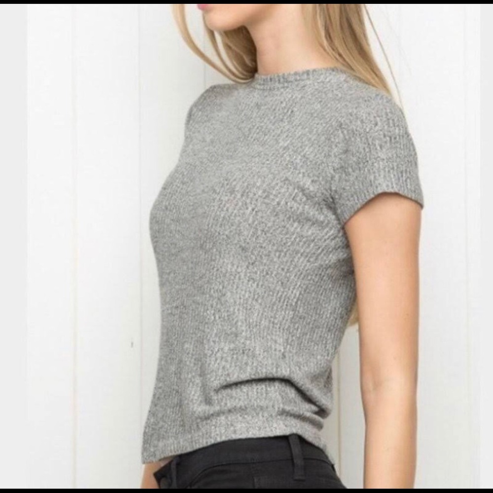 BRANDY MELVILLE ribbed t-shirt